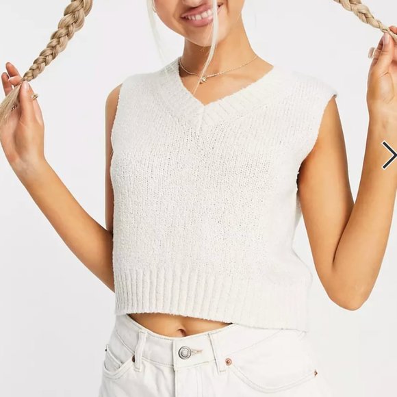 Weekday Beige Cropped Cotton Blend Knit Sweater Vest - Picture 3 of 7